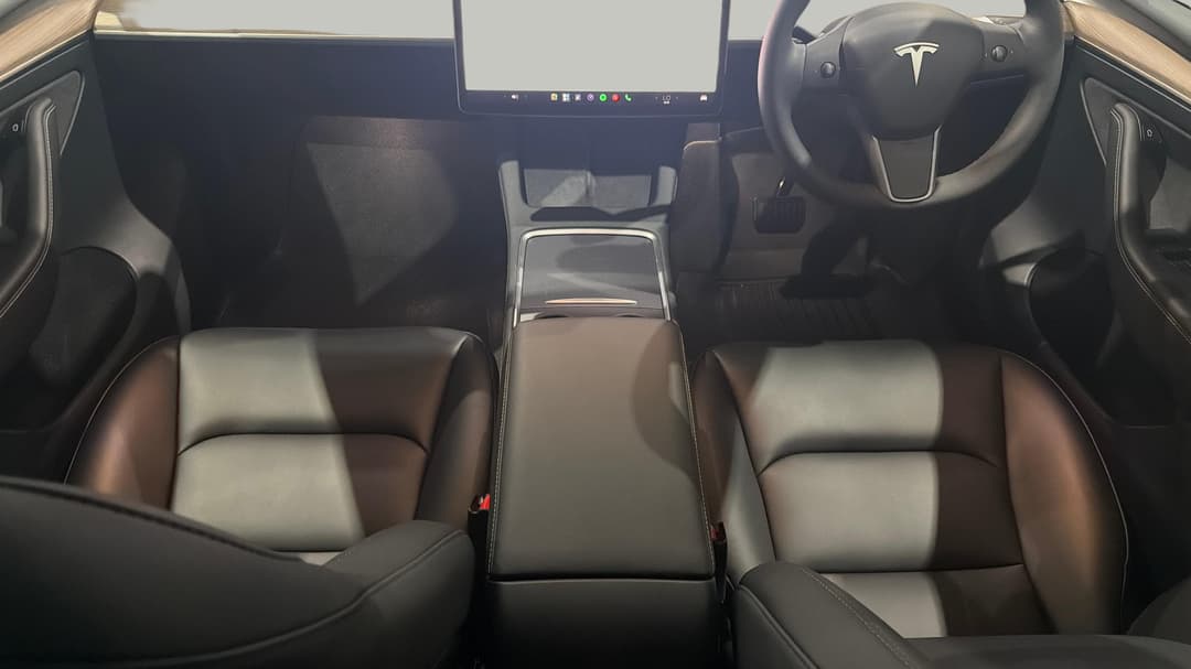 2024 Tesla Model Y Rear-wheel Drive, Automatic, 23489 km, Center Console