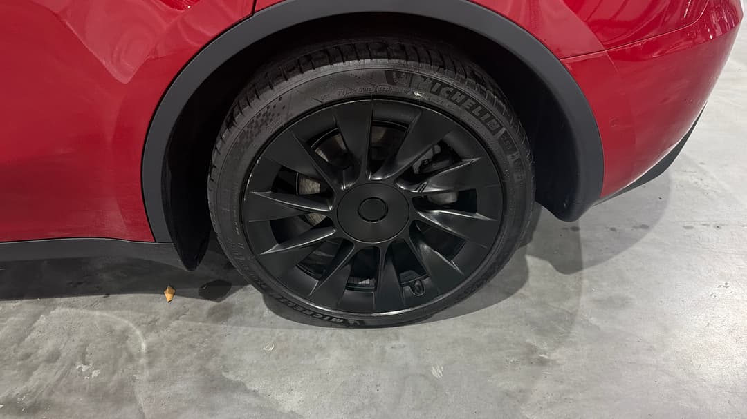 2024 Tesla Model Y Rear-wheel Drive, Automatic, 23489 km, Left Rear Wheel