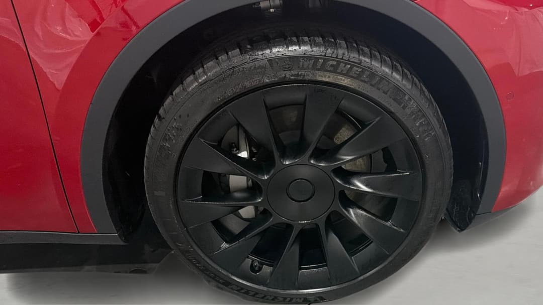 2024 Tesla Model Y Rear-wheel Drive, Automatic, 23489 km, Right Front Wheel