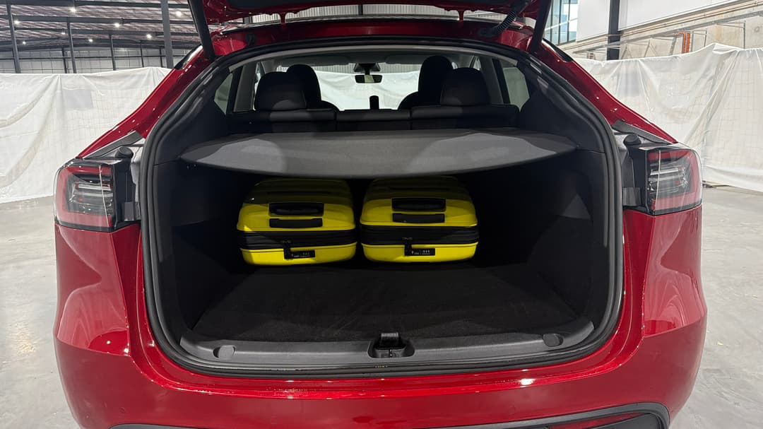 2024 Tesla Model Y Rear-wheel Drive, Automatic, 23489 km, Boot Inside View with Luggage