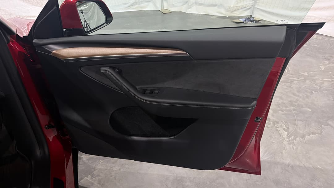 2024 Tesla Model Y Rear-wheel Drive, Automatic, 23489 km, Speaker View