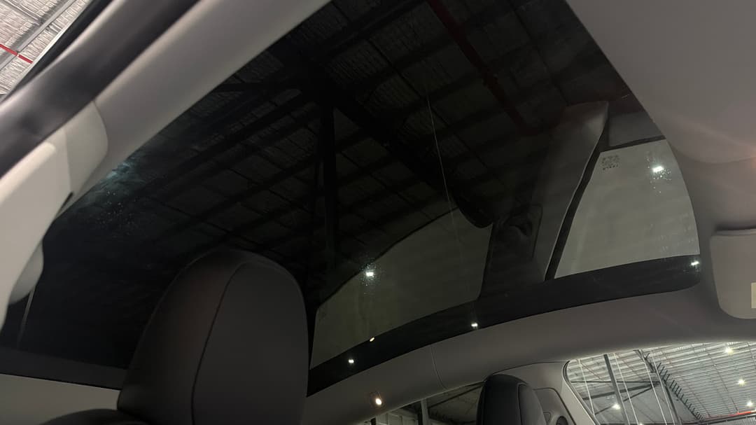 2024 Tesla Model Y Rear-wheel Drive, Automatic, 23489 km, Interior Sunroof/Moonroof