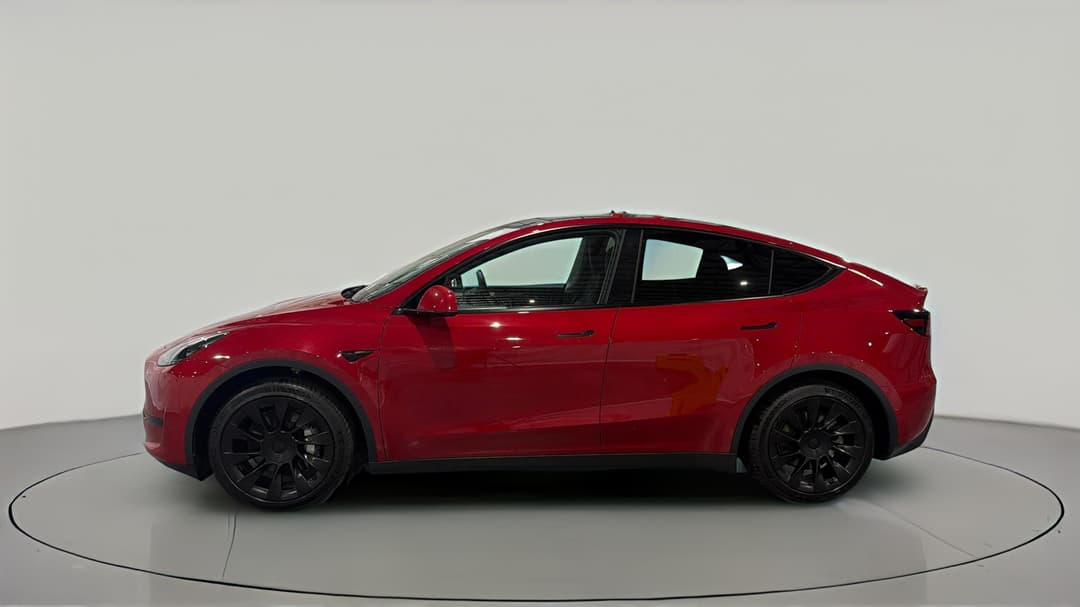 2024 Tesla Model Y Rear-wheel Drive, Automatic, 23489 km, Left Side View