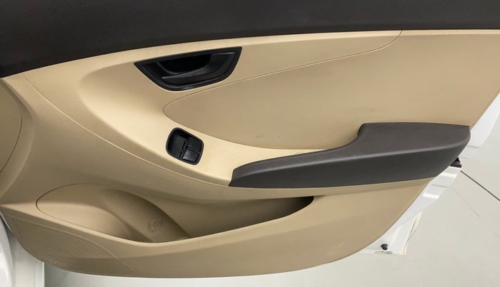 2017 Hyundai Eon MAGNA PLUS, Petrol, Manual, 25,763 km, Driver Side Door Panels Control