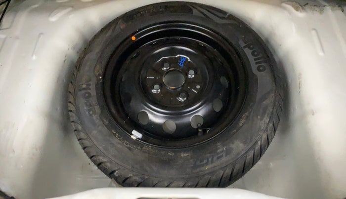 2017 Hyundai Eon MAGNA PLUS, Petrol, Manual, 25,763 km, Spare Tyre