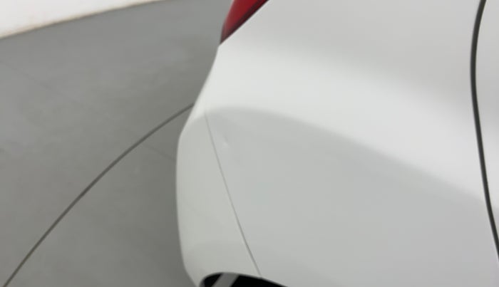 2017 Hyundai Eon MAGNA PLUS, Petrol, Manual, 25,763 km, Right quarter panel - Slightly dented