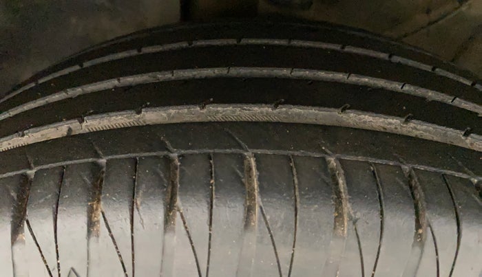 2021 KIA SONET GTX PLUS 1.5, Diesel, Manual, 33,248 km, Left Front Tyre Tread