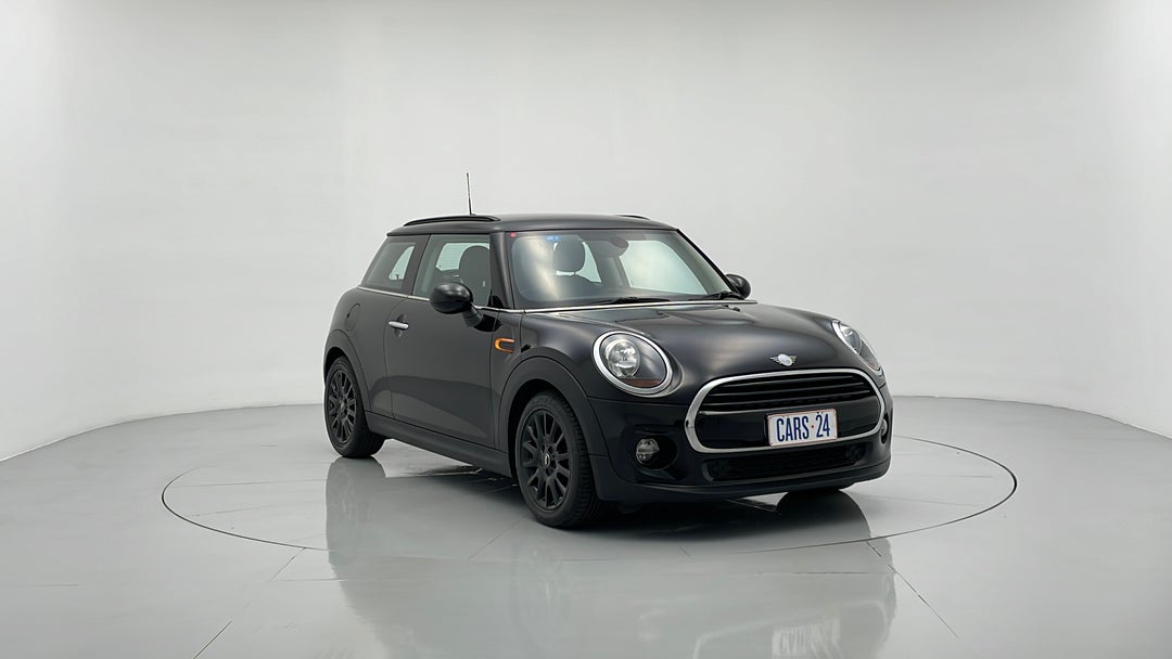 Right Front Diagonal (45- Degree) View