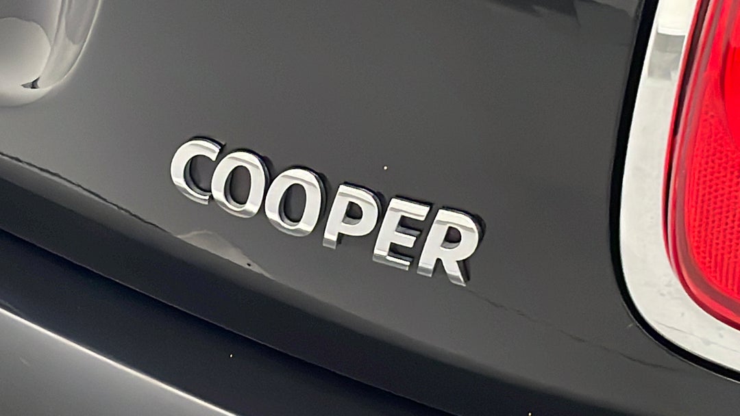 Badge (Boot Right Side)