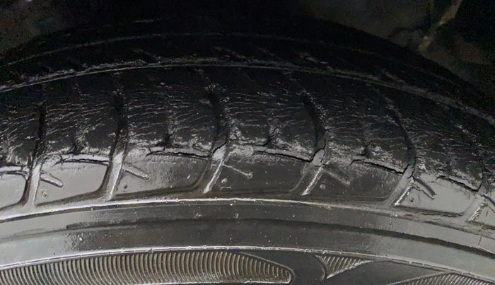 2015 Maruti Celerio ZXI AMT, Petrol, Automatic, 58,728 km, Left Front Tyre Tread