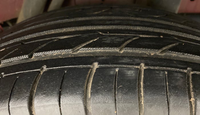 2017 Mahindra KUV 100 NXT K8 6 STR, Petrol, Manual, 27,537 km, Left Rear Tyre Tread