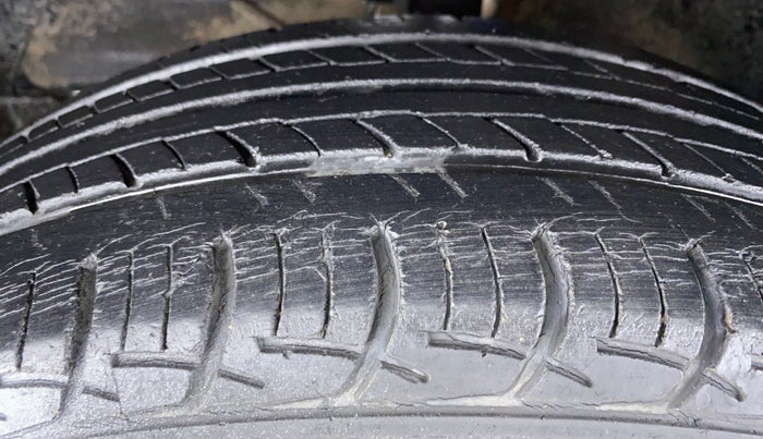 2016 Maruti Baleno DELTA 1.2 K12, Petrol, Manual, 41,677 km, Left Front Tyre Tread