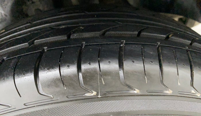 2017 Hyundai Creta 1.6 E + VTVT, Petrol, Manual, 26,792 km, Left Rear Tyre Tread