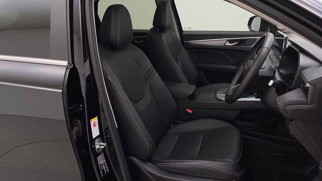 2023 GWM Haval Jolion Ultra Hybrid, Automatic, 21571 km, Right Side Front Door Cabin View