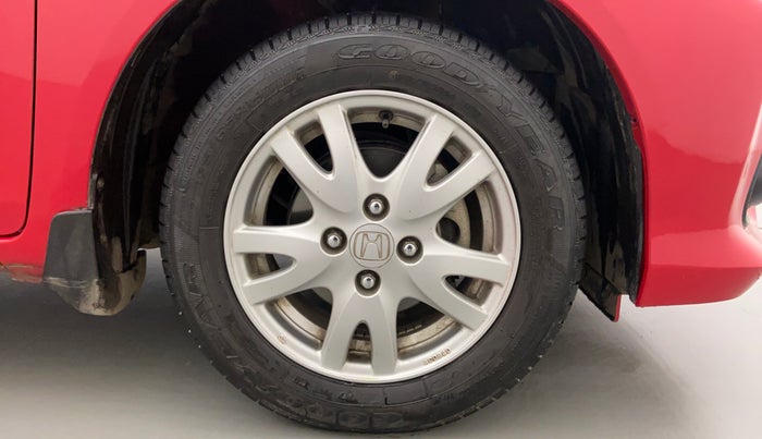 2017 Honda Brio VX MT, Petrol, Manual, 24,414 km, Right Front Wheel