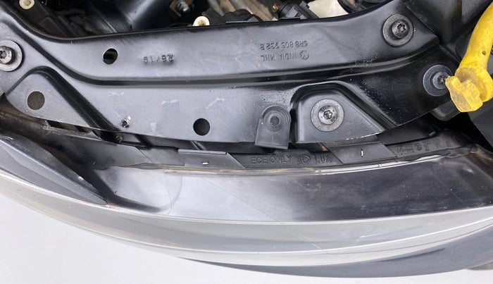 2019 Volkswagen Polo TRENDLINE 1.0L, Petrol, Manual, 32,052 km, Right headlight - Clamp has minor damage