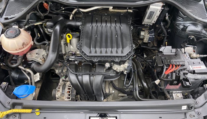 2019 Volkswagen Polo TRENDLINE 1.0L, Petrol, Manual, 32,052 km, Open Bonet