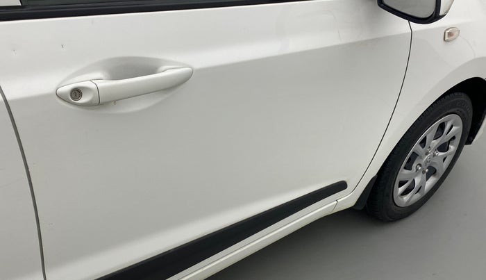 2017 Hyundai Grand i10 MAGNA 1.2 KAPPA VTVT, Petrol, Manual, 35,775 km, Driver-side door - Minor scratches