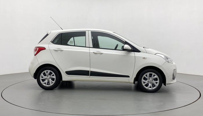 2017 Hyundai Grand i10 MAGNA 1.2 KAPPA VTVT, Petrol, Manual, 35,775 km, Right Side View