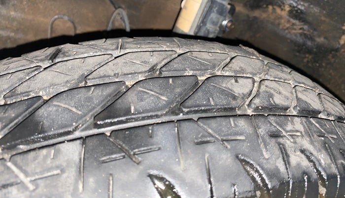 2015 Maruti Swift VDI ABS, Diesel, Manual, 87,316 km, Left Front Tyre Tread