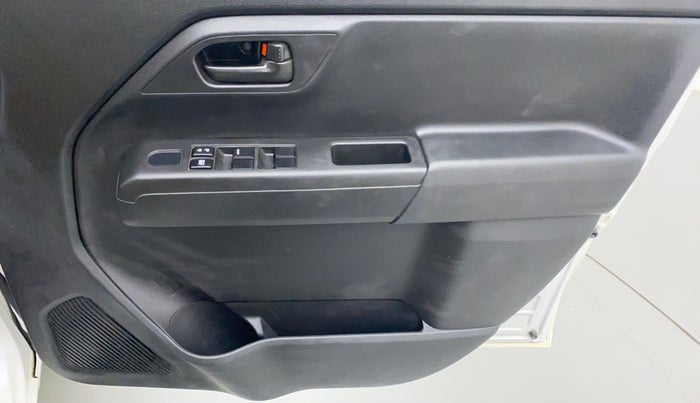 2021 Maruti New Wagon-R 1.0 Lxi (o) cng, CNG, Manual, 46,079 km, Driver Side Door Panels Control