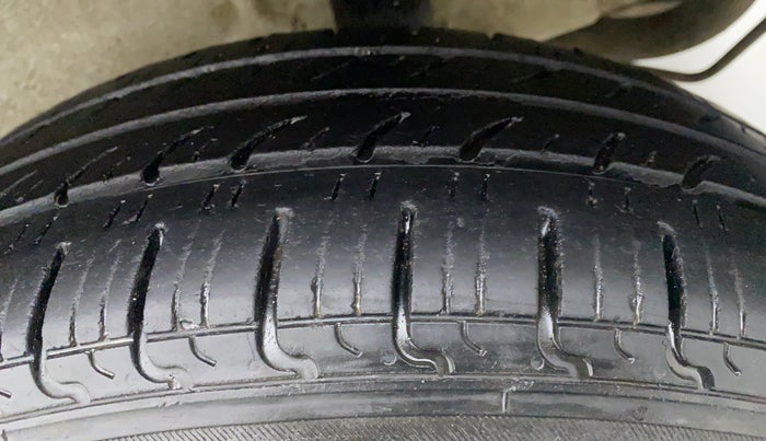 2021 Maruti New Wagon-R 1.0 Lxi (o) cng, CNG, Manual, 46,079 km, Left Rear Tyre Tread