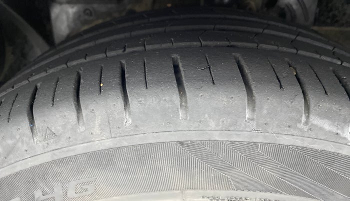 2019 Ford Figo Aspire 1.2 TITANIUM PETROL, Petrol, Manual, 23,407 km, Left Front Tyre Tread