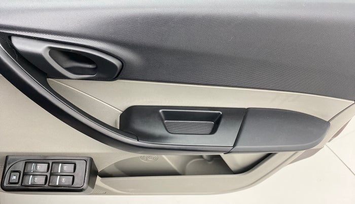 2019 Tata Tiago XE 1.2 REVOTRON, Petrol, Manual, 30,971 km, Driver Side Door Panels Control