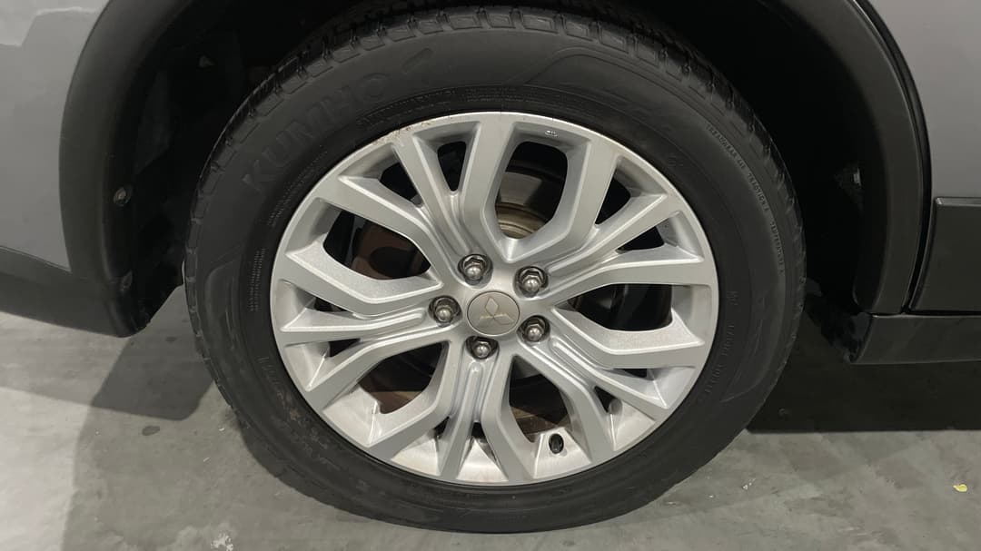 2020 Mitsubishi Outlander Es 7 Seat (2WD), Automatic, 100406 km, Right Rear Wheel