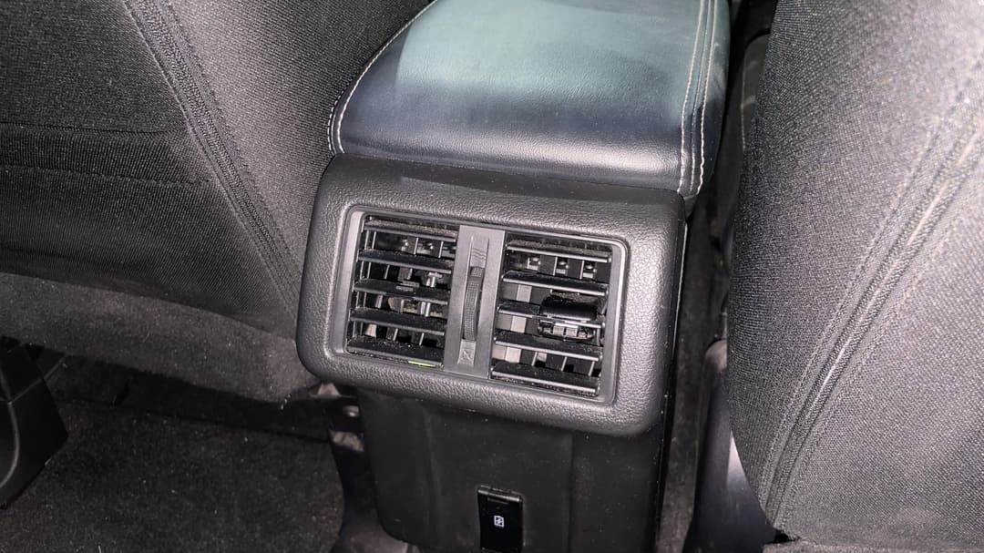2020 Mitsubishi Outlander Es 7 Seat (2WD), Automatic, 100406 km, Rear A/C Vent