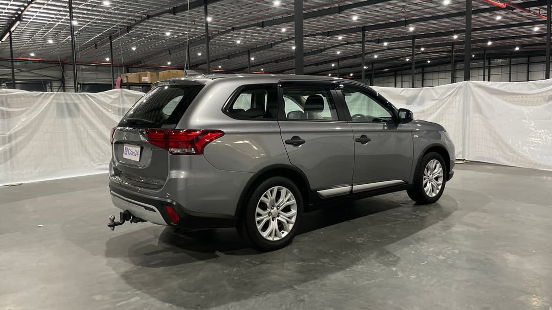 2020 Mitsubishi Outlander Es 7 Seat (2WD), Automatic, 100406 km, Right Back Diagonal (45- Degree) View