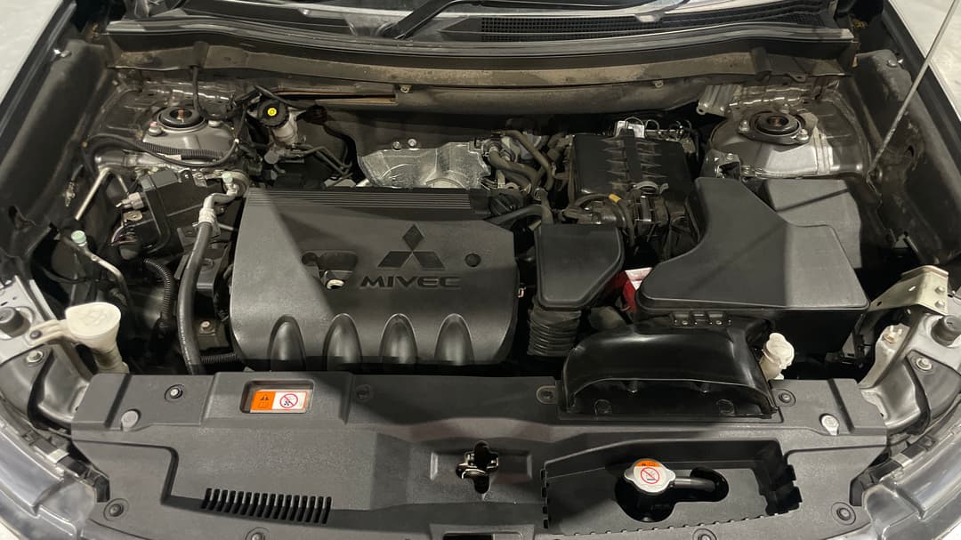 2020 Mitsubishi Outlander Es 7 Seat (2WD), Automatic, 100406 km, Open Bonnet (Engine)