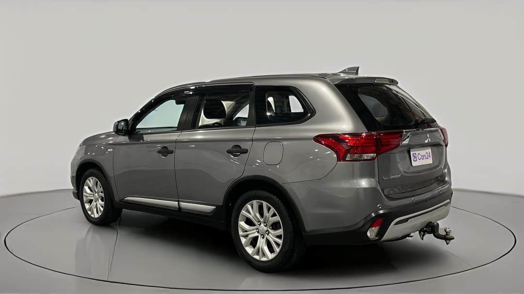 2020 Mitsubishi Outlander Es 7 Seat (2WD), Automatic, 100406 km, Left Back Diagonal (45- Degree) View