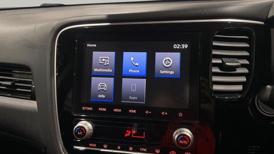 2020 Mitsubishi Outlander Es 7 Seat (2WD), Automatic, 100406 km, Infotainment System