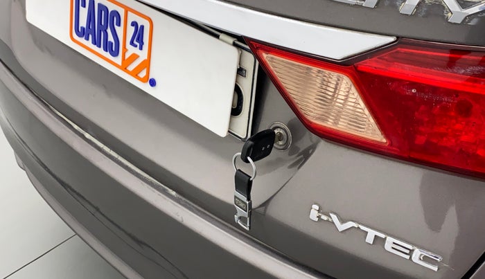 2015 Honda City V MT PETROL, Petrol, Manual, 59,054 km, Lock system - Boot door not opening through lever