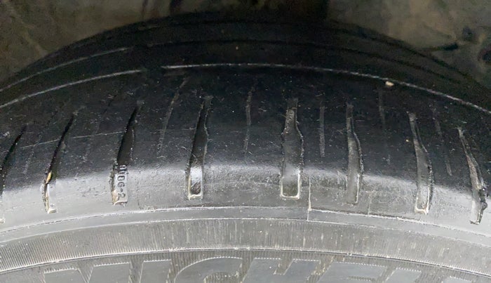 2015 Honda City V MT PETROL, Petrol, Manual, 59,054 km, Right Front Tyre Tread