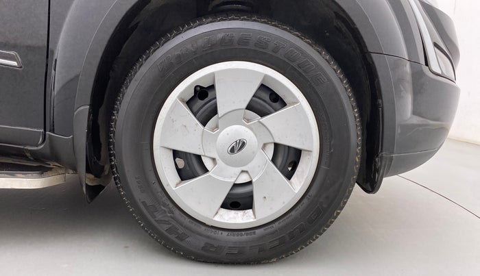 2019 Mahindra XUV500 W7, Diesel, Manual, 70,236 km, Right Front Wheel