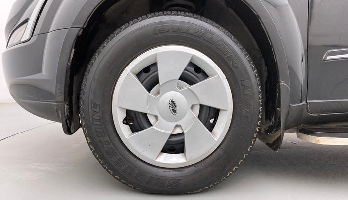 2019 Mahindra XUV500 W7, Diesel, Manual, 70,236 km, Left Front Wheel