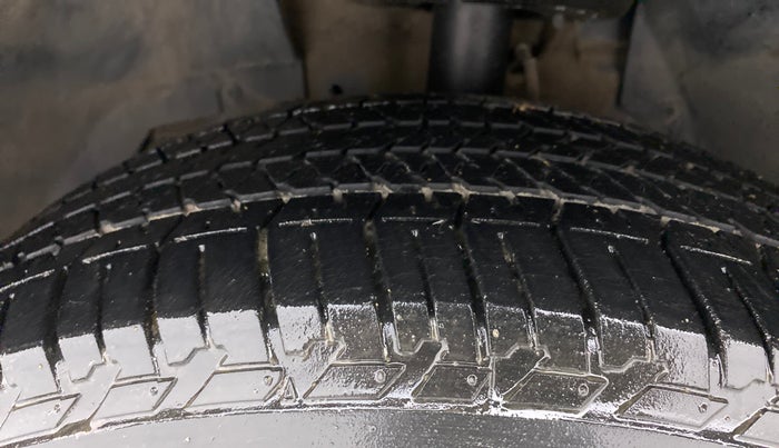 2019 Mahindra XUV500 W7, Diesel, Manual, 70,236 km, Left Front Tyre Tread