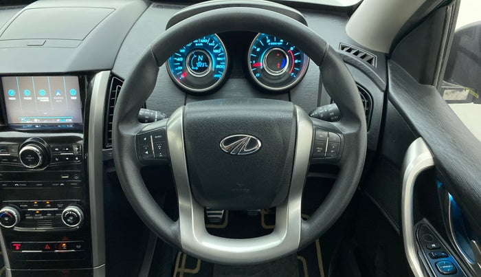 2019 Mahindra XUV500 W7, Diesel, Manual, 70,236 km, Steering Wheel Close Up