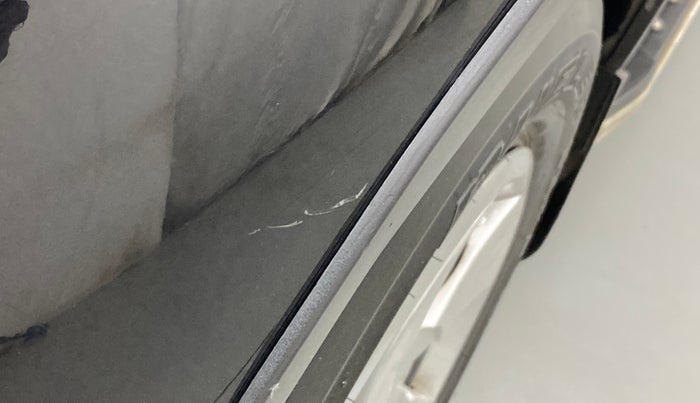 2019 Mahindra XUV500 W7, Diesel, Manual, 70,236 km, Left fender - Minor scratches