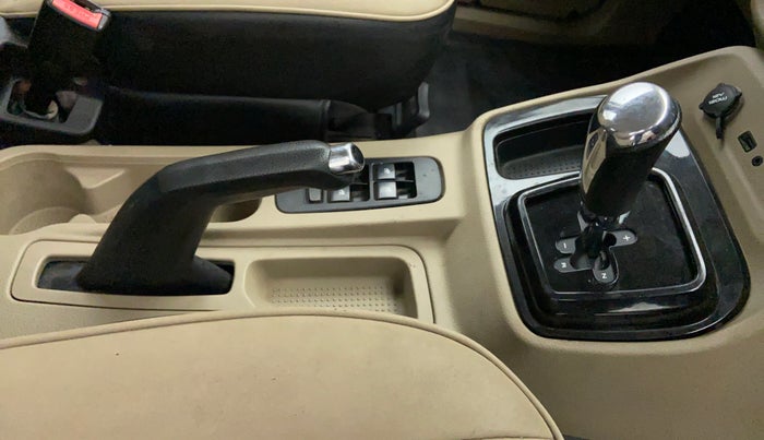2018 Mahindra TUV300 T 10 AT, Diesel, Automatic, 58,192 km, Gear Lever
