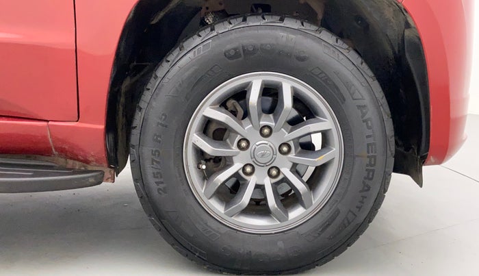 2018 Mahindra TUV300 T 10 AT, Diesel, Automatic, 58,192 km, Right Front Wheel