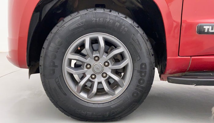 2018 Mahindra TUV300 T 10 AT, Diesel, Automatic, 58,192 km, Left Front Wheel