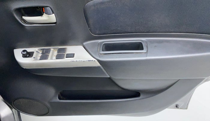2011 Maruti Wagon R 1.0 VXI, CNG, Manual, 72,809 km, Driver Side Door Panels Control