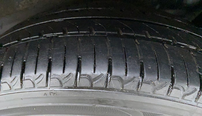 2011 Maruti Wagon R 1.0 VXI, CNG, Manual, 72,809 km, Right Rear Tyre Tread