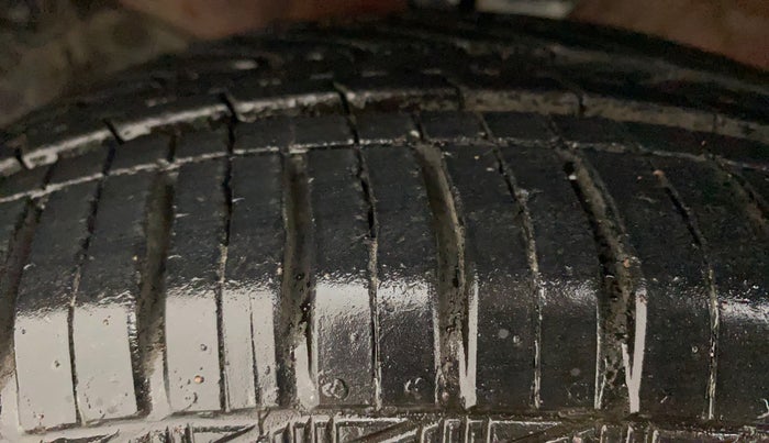 2012 Honda Brio S MT, Petrol, Manual, 35,705 km, Left Front Tyre Tread