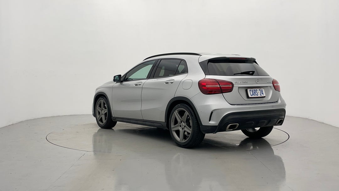 Left Back Diagonal (45- Degree) View