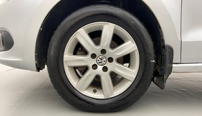 2010 Volkswagen Vento HIGHLINE PETROL, Petrol, Manual, 1,12,747 km, Left Front Wheel
