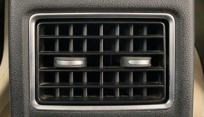 2010 Volkswagen Vento HIGHLINE PETROL, Petrol, Manual, 1,12,747 km, Rear AC Vents